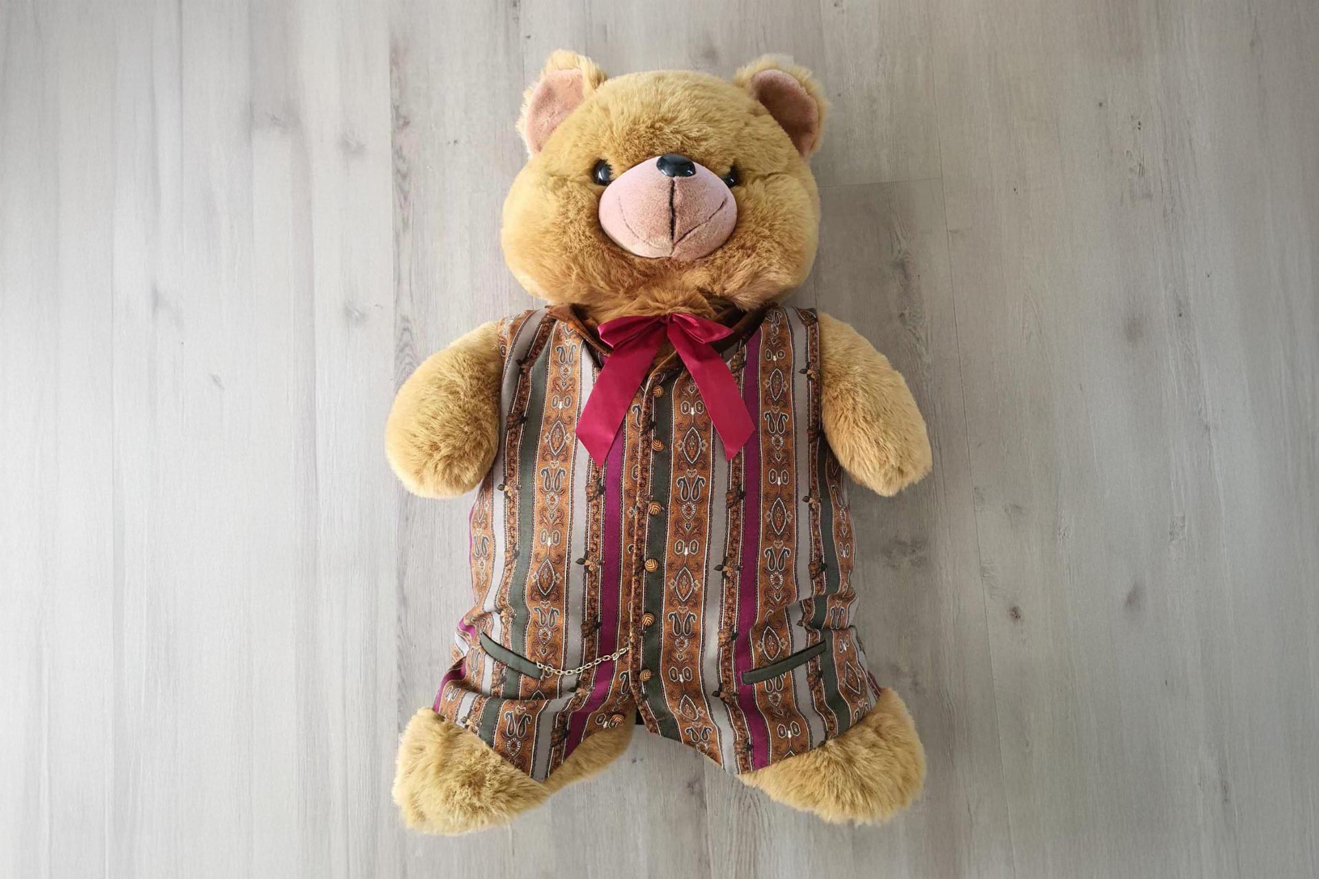 Christmas tree with presents